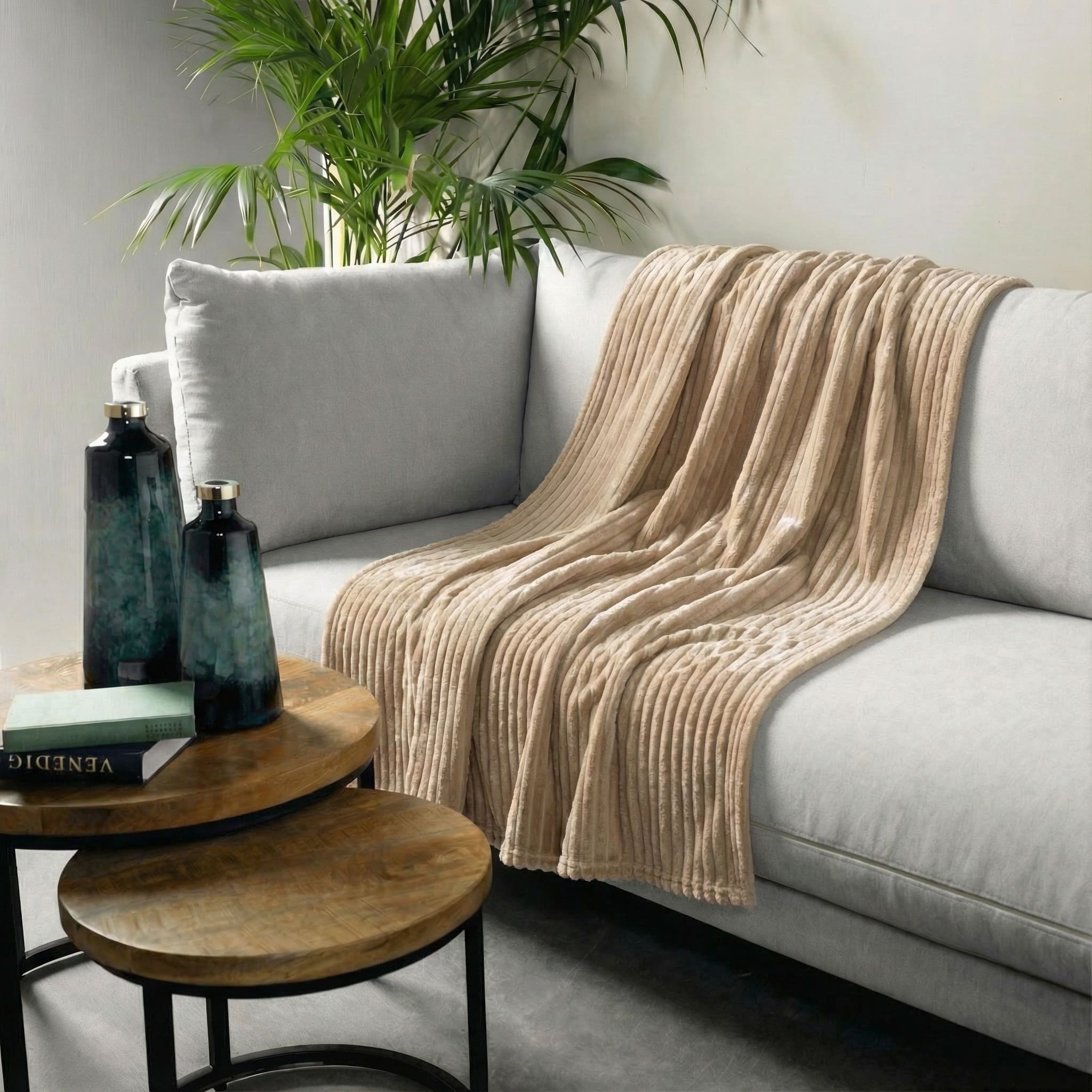 MARTHY - Plaid 140x180 cm - zacht ribfluweel - Pumice Stone - Beige