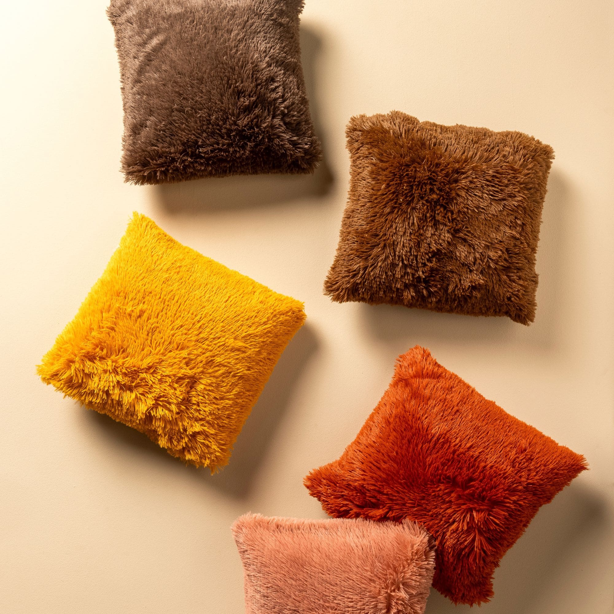 FLUFFY - sierkussen 60x60 cm - superzacht - XL kussen - Potters Clay - oranje