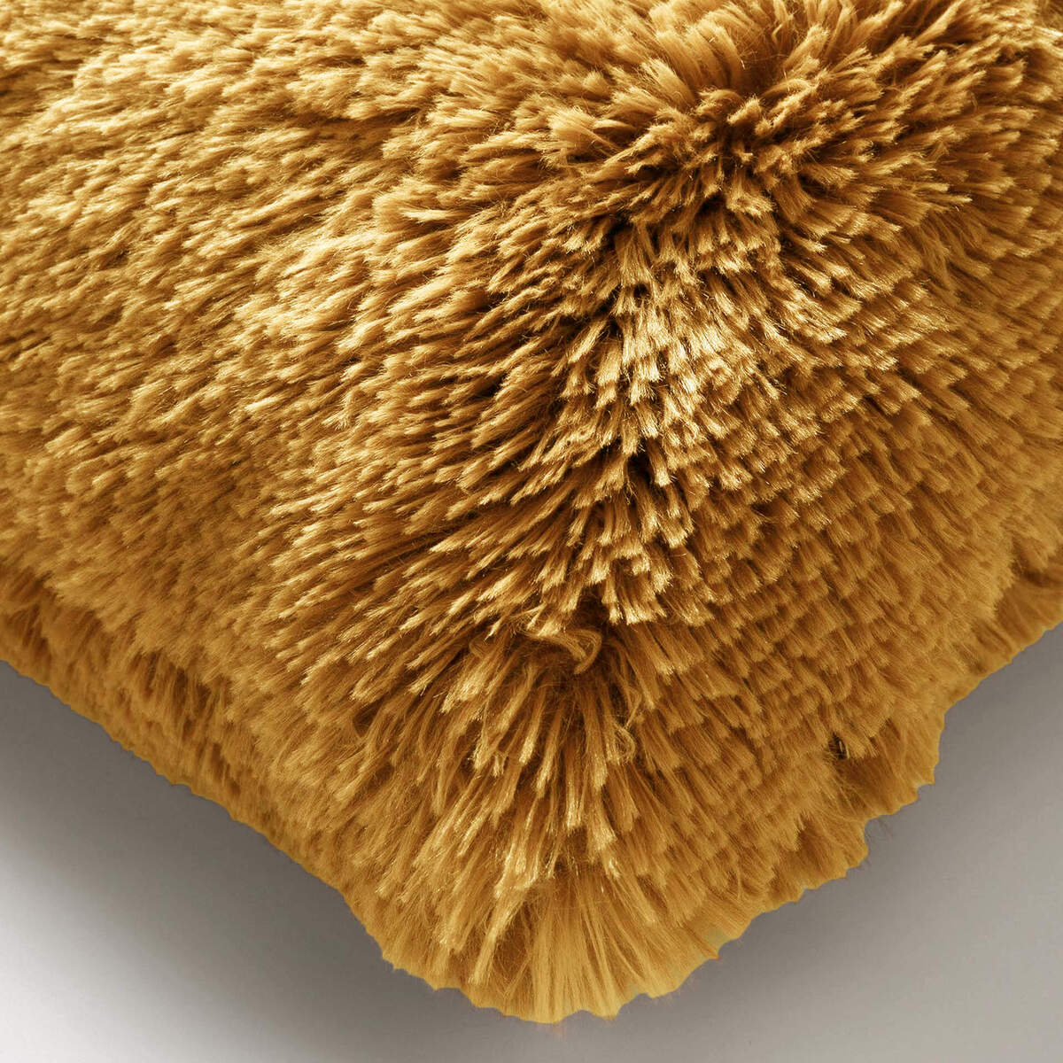 FLUFFY - Coussin décoratif 45x45 cm - ultra doux - couleur unie - Chai Tea