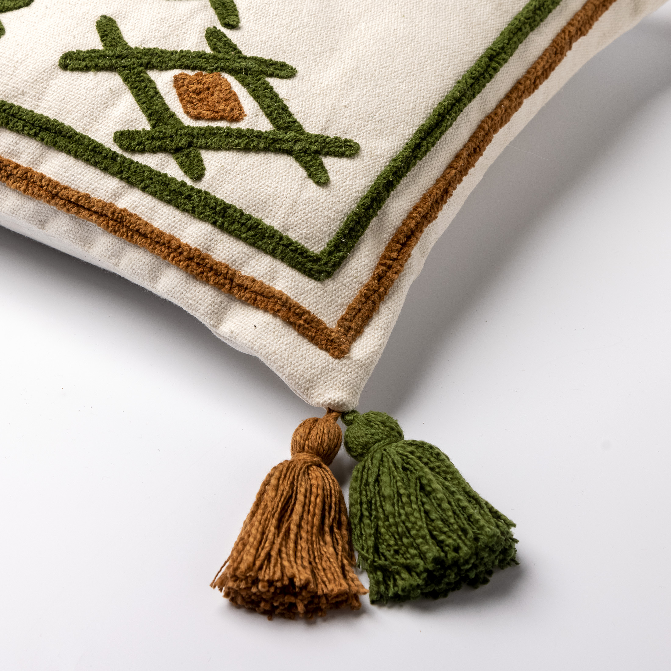 ZITA - Sierkussen katoen 45x45 cm - Chive - groen / wit / bruin - Kussen met flosjes