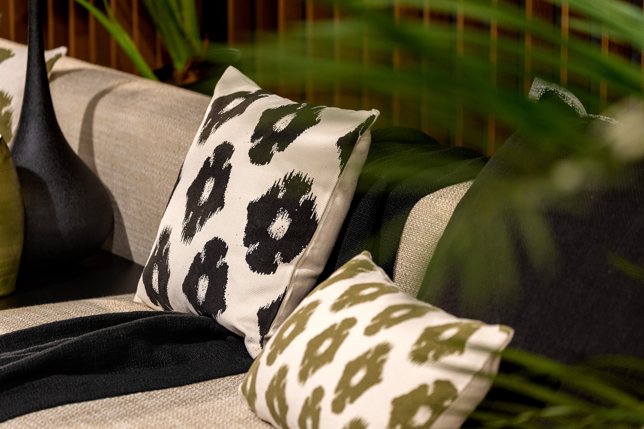 RICO - Cushion 30x50 cm Olive Branch - green
