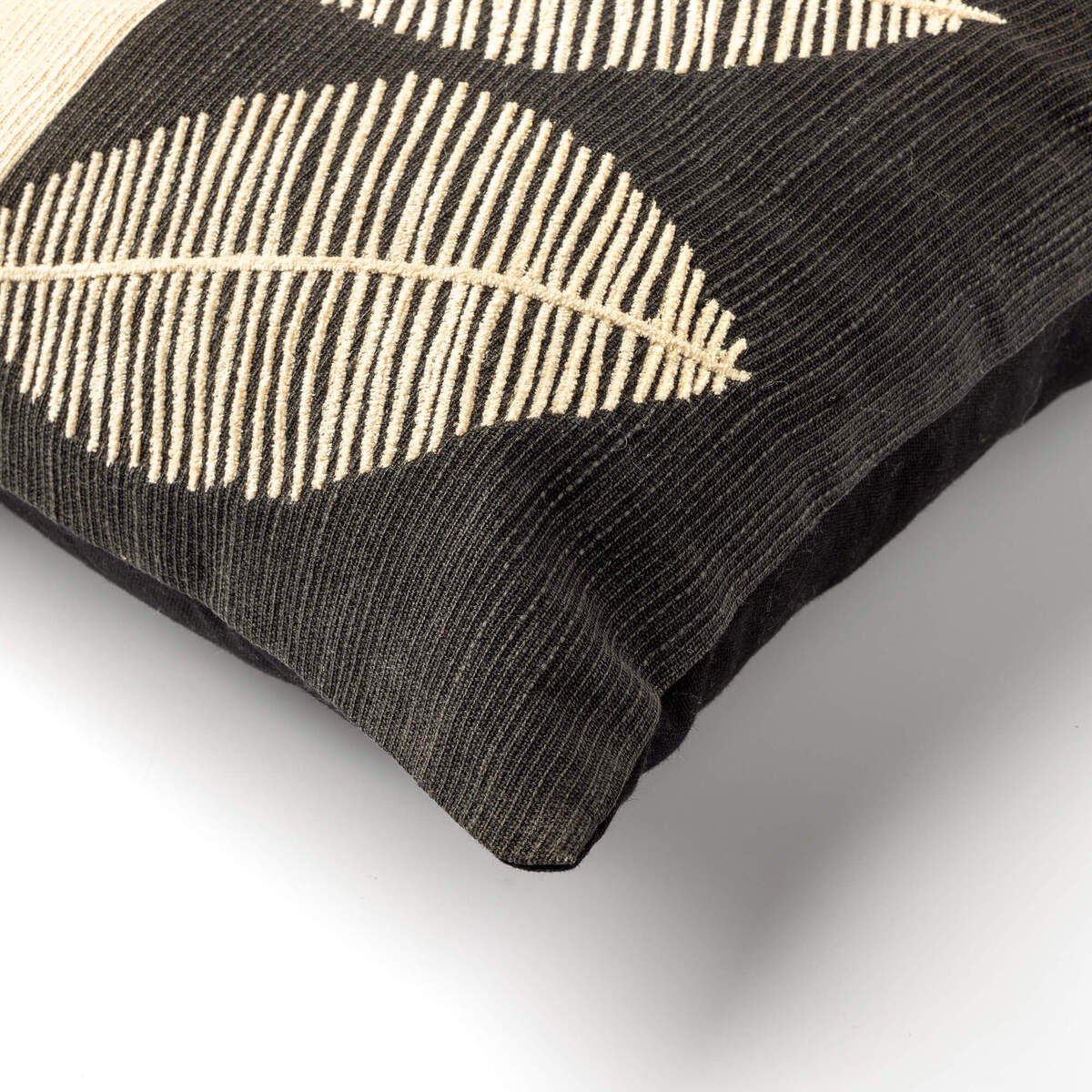 DANEE - Cushion 45x45 cm - Raven - Black 