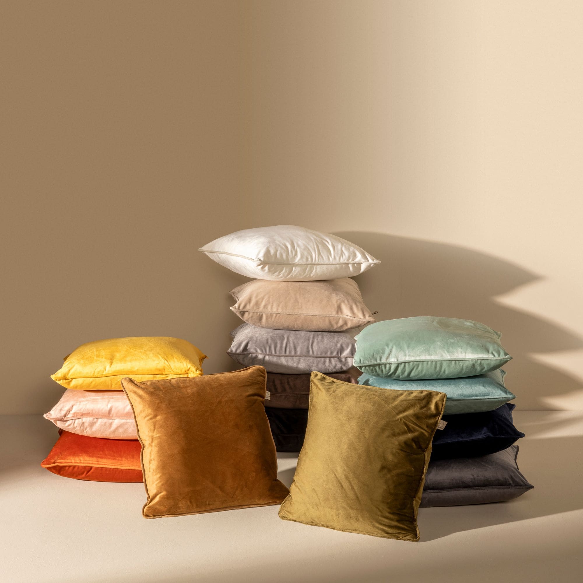 FINN - Sierkussen 45x45 cm - velvet - effen kleur - Insignia Blue - donkerblauw