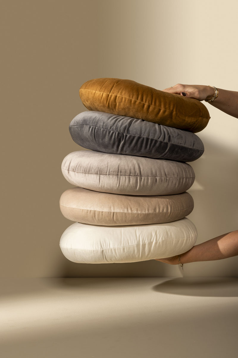 OLLY - Coussin rond en velours Tobacco Brown 40 cm 