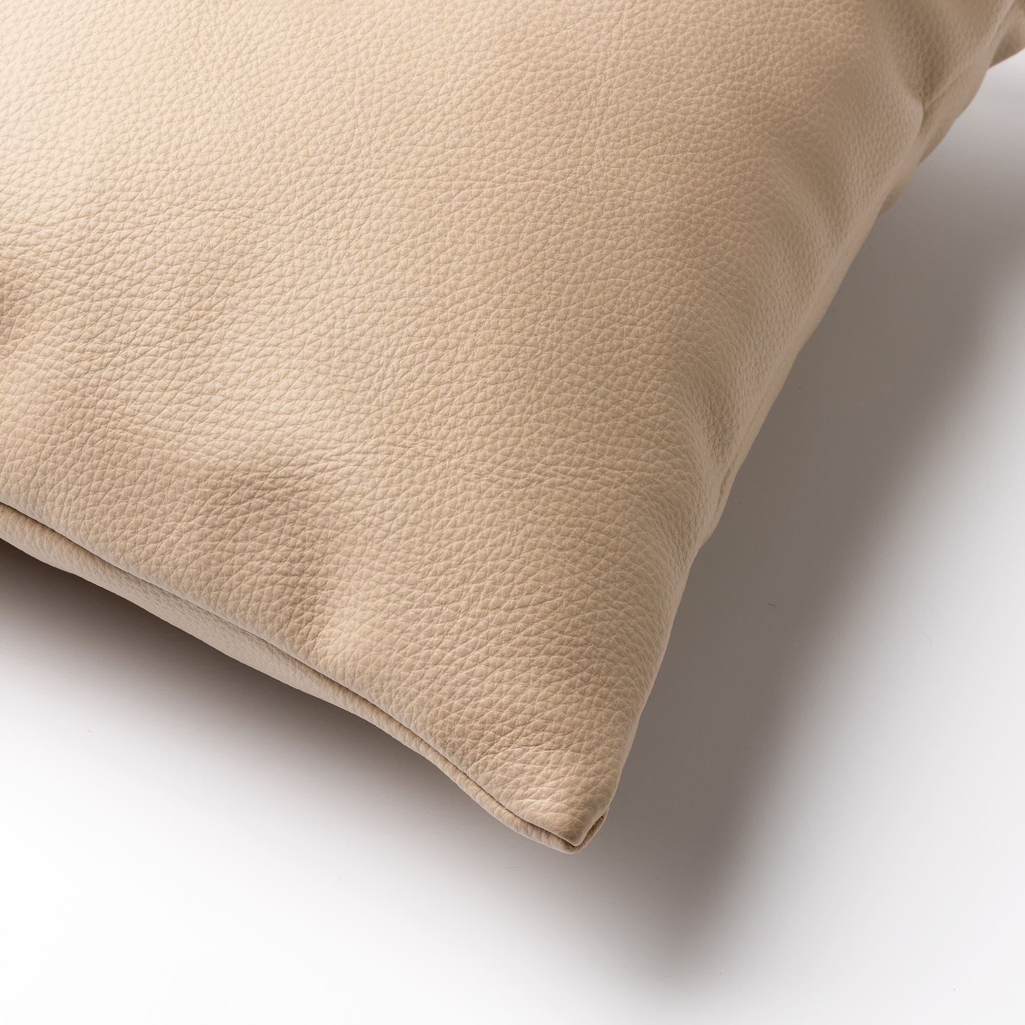 JARED - sierkussen 45x45 cm - stoere leerlook - effen kleur - Irish Cream - beige