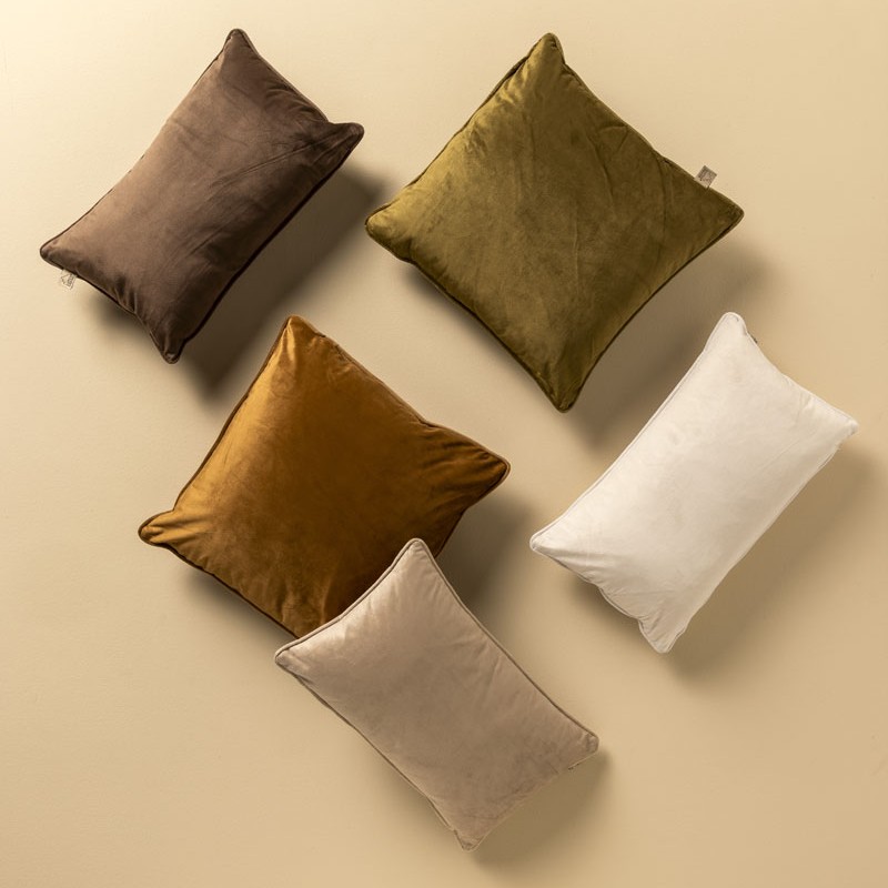 FINN - Coussin en velours Pumice Stone 30x50 cm 