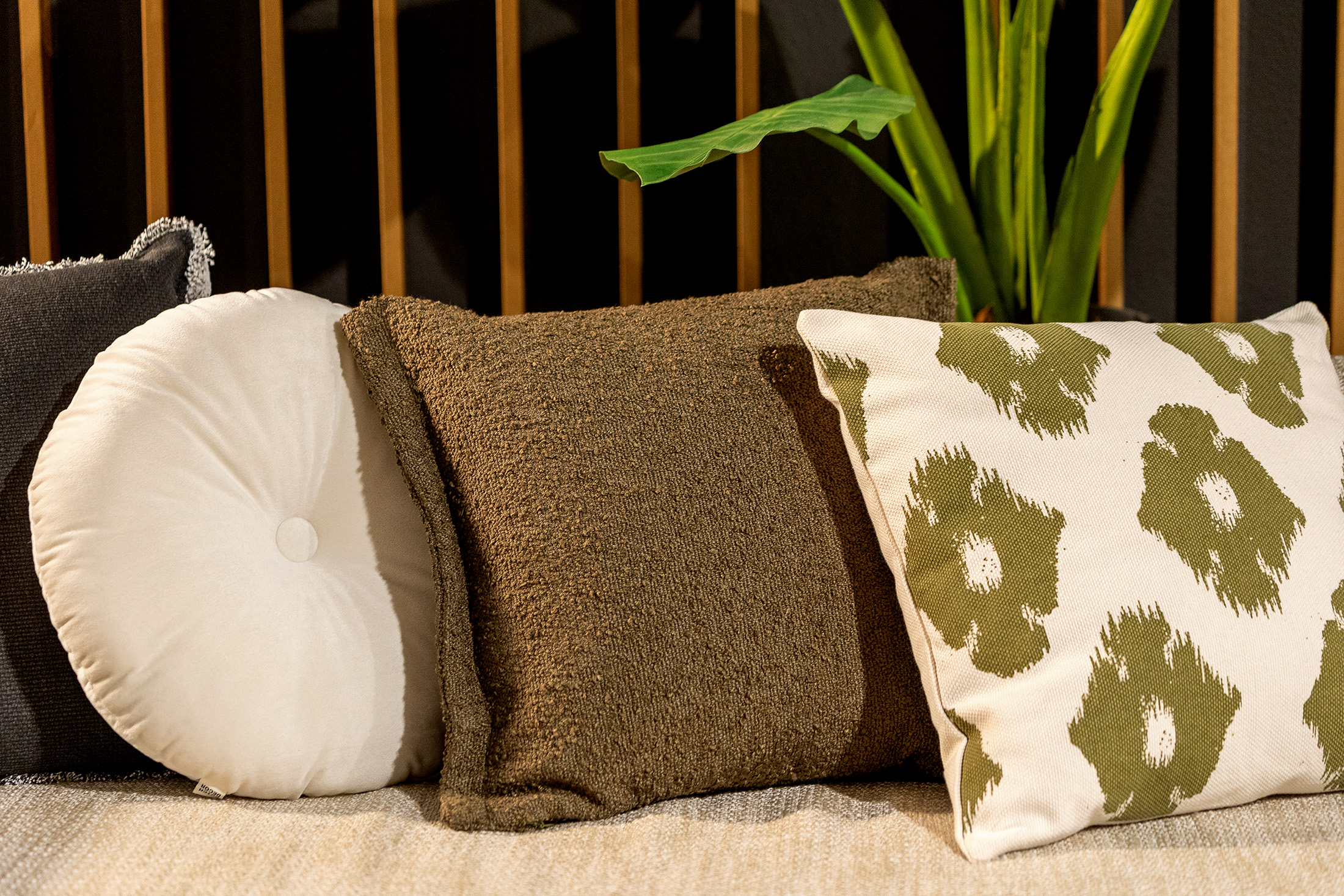 RICO - Cushion 30x50 cm Olive Branch - green