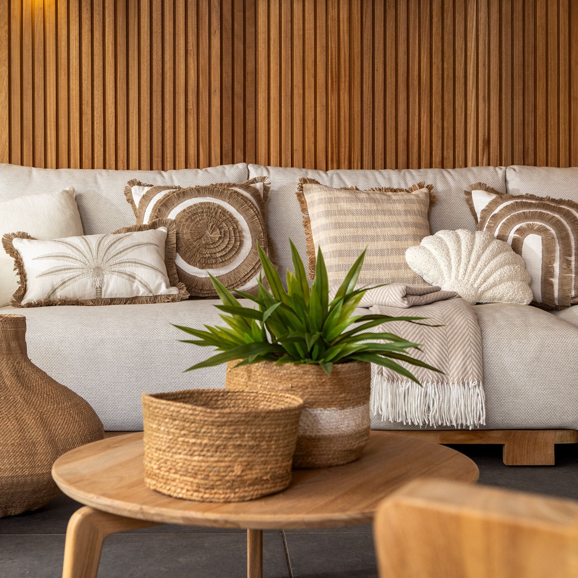 JULIE - Decorative cushion 34x45 cm - Shell - Bouclé - Snow White - White