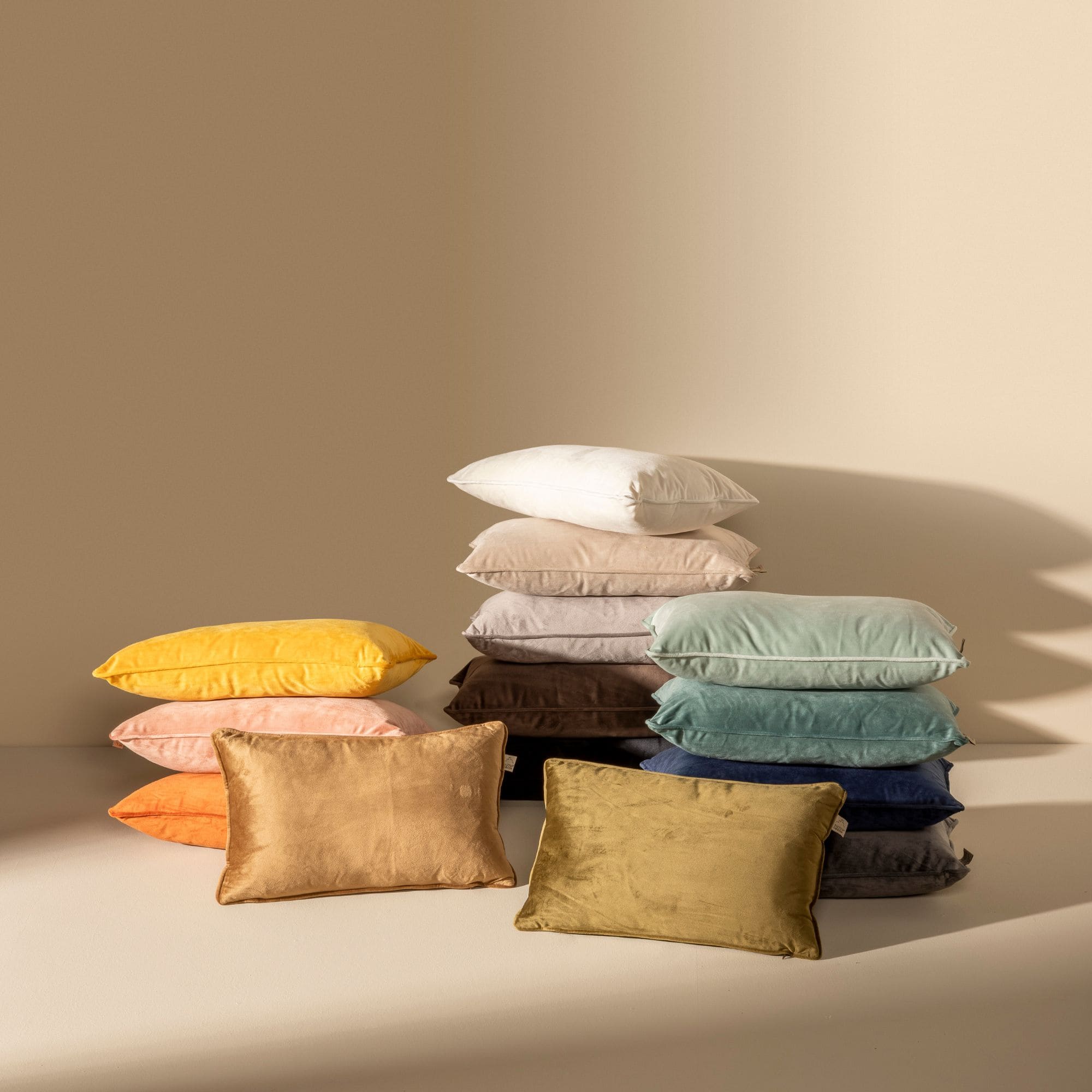 FINN - Kussenhoes 30x50 cm - velvet - lendekussen - Military Olive - groen