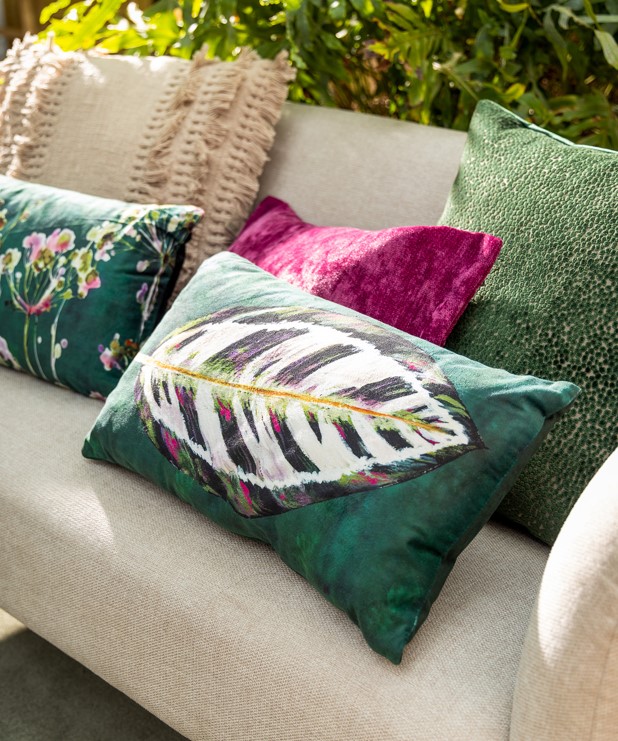 ARLO - Sierkussen 30x50 cm - bladprint - Greener Pastures - groen